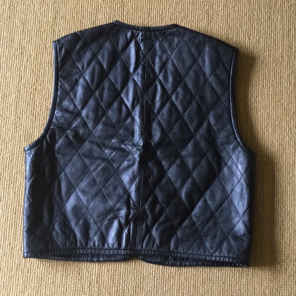 Mondi black quilted leather vest - Picture 2 of 5